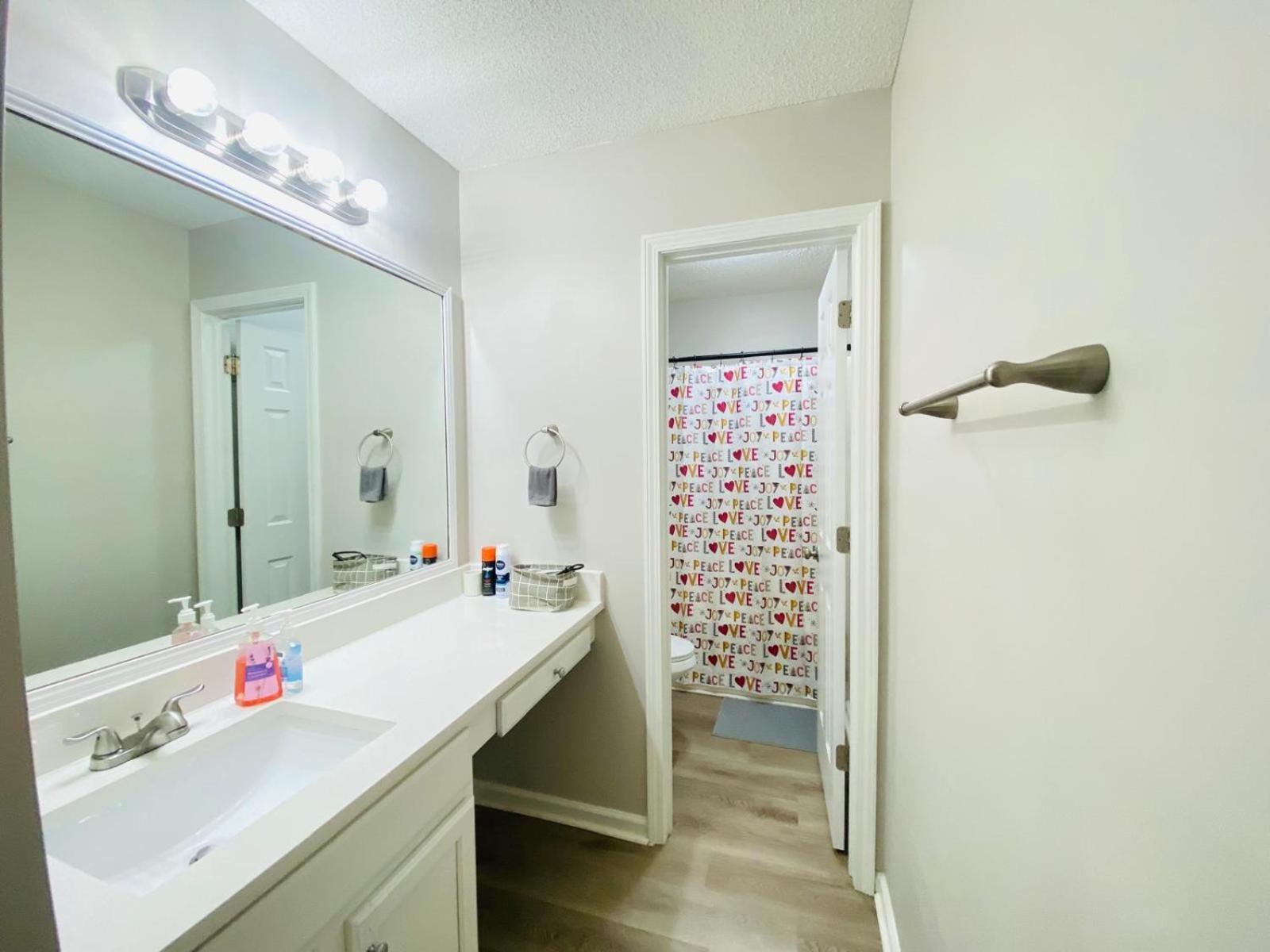Spacious Room With Shared Bathroom Raleigh Luaran gambar