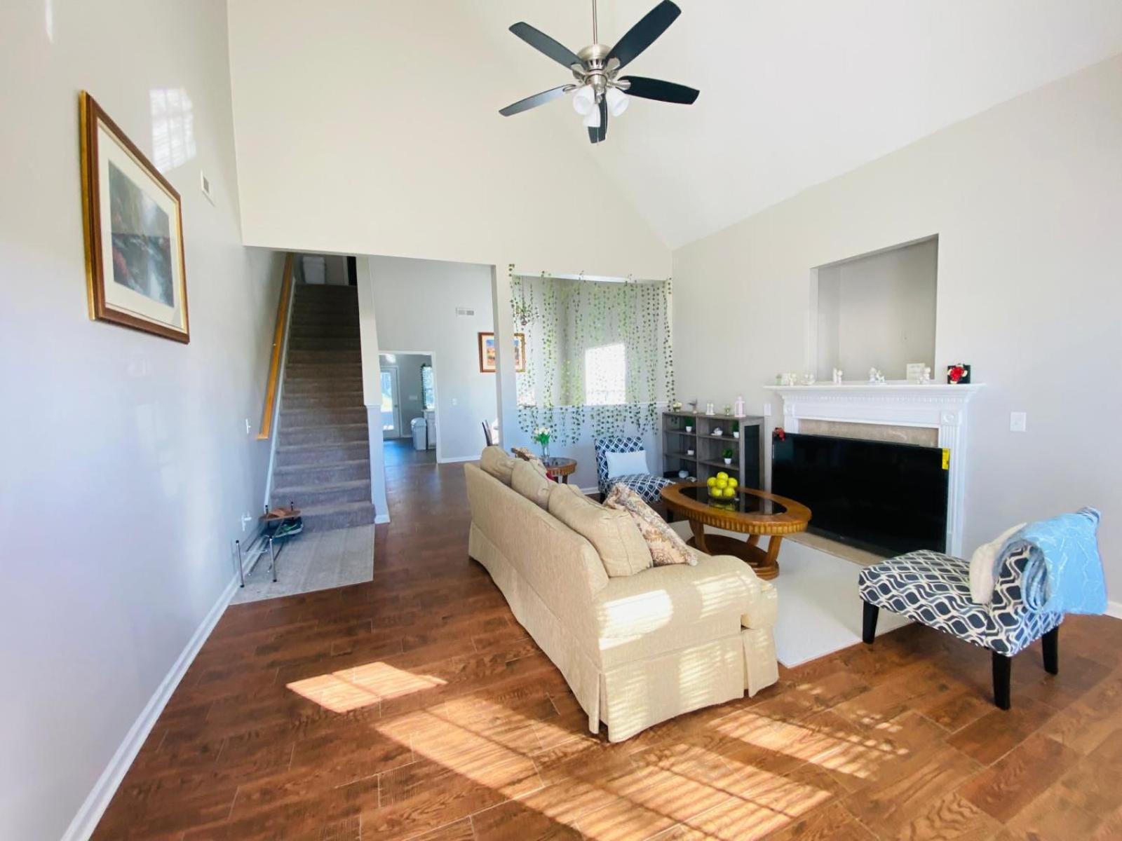 Spacious Room With Shared Bathroom Raleigh Luaran gambar